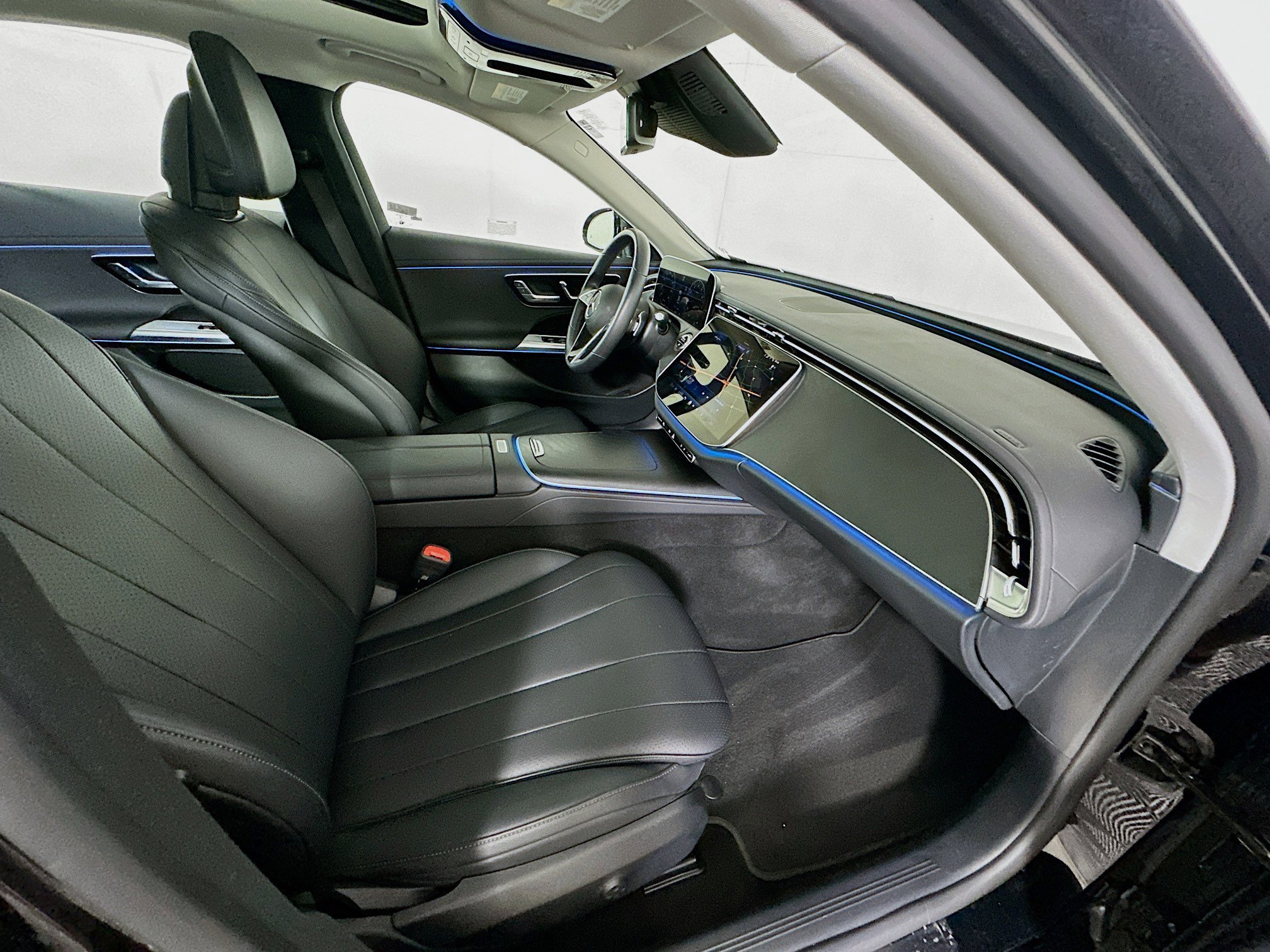 Used 2025 Mercedes-Benz E 350 Sedan image 32