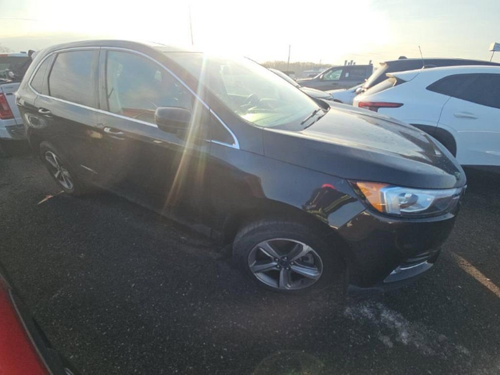 Used 2021 Ford Edge SEL w/ Convenience Package image 3