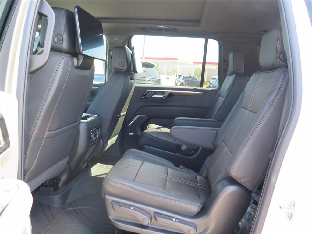 New 2026 Chevrolet Suburban High Country image 14