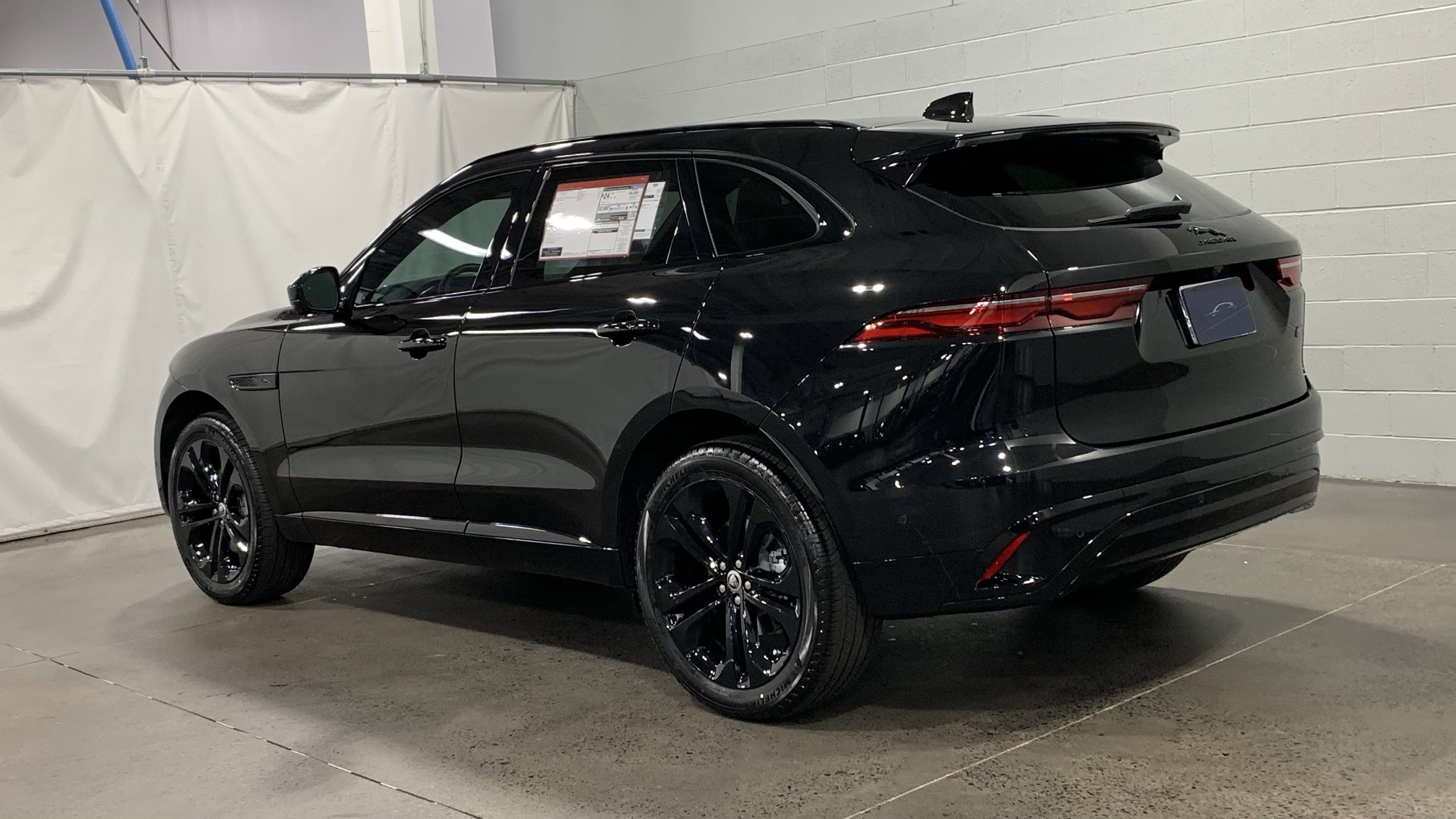New 2026 Jaguar F-PACE R-Dynamic S image 12