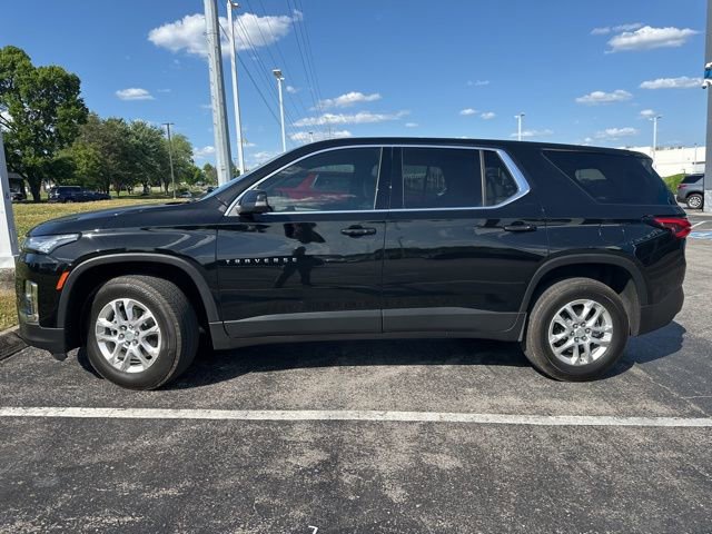 Used 2023 Chevrolet Traverse LS FWD image 2