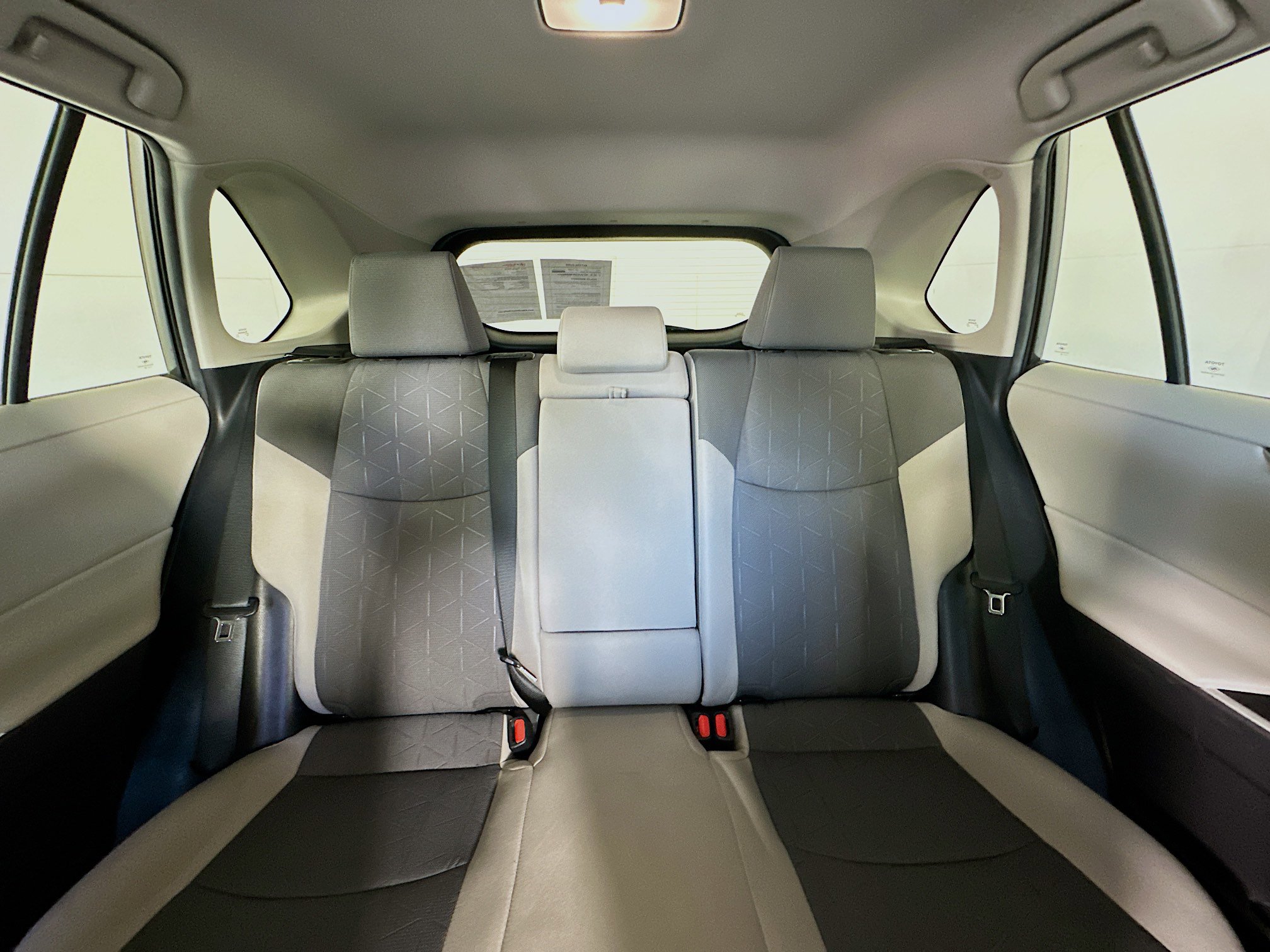 Used 2022 Toyota RAV4 XLE image 30