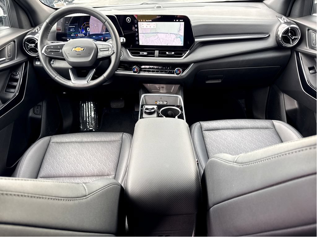 Used 2026 Chevrolet Equinox LT w/ Convenience Package II AWD/4WD image 13