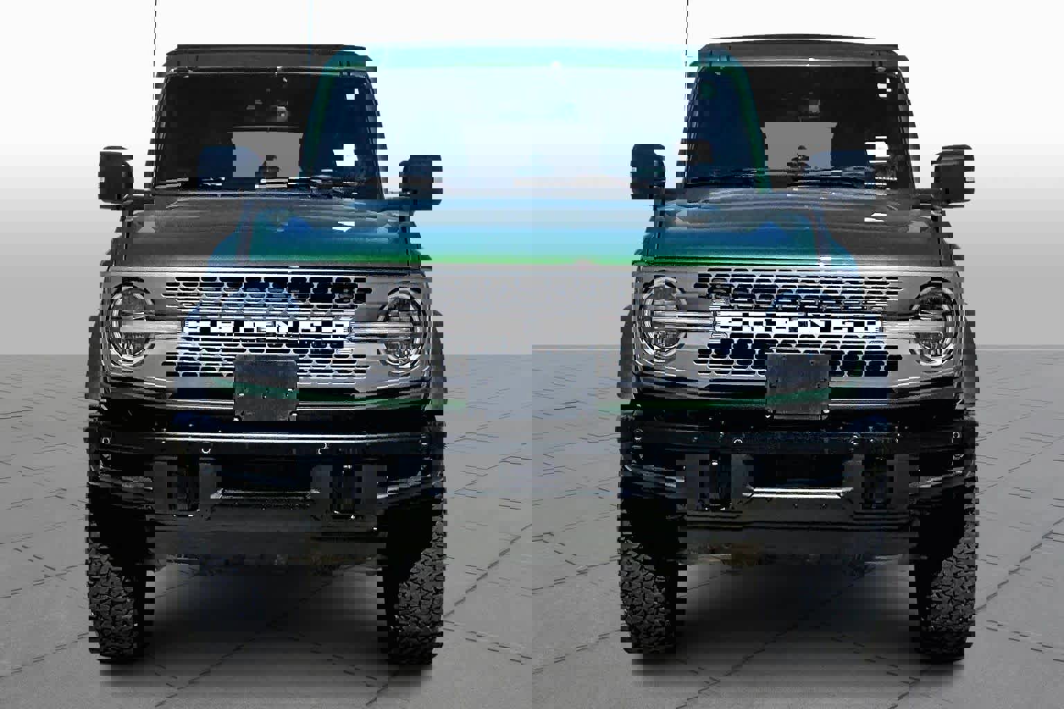 Used 2024 Ford Bronco Badlands image 3