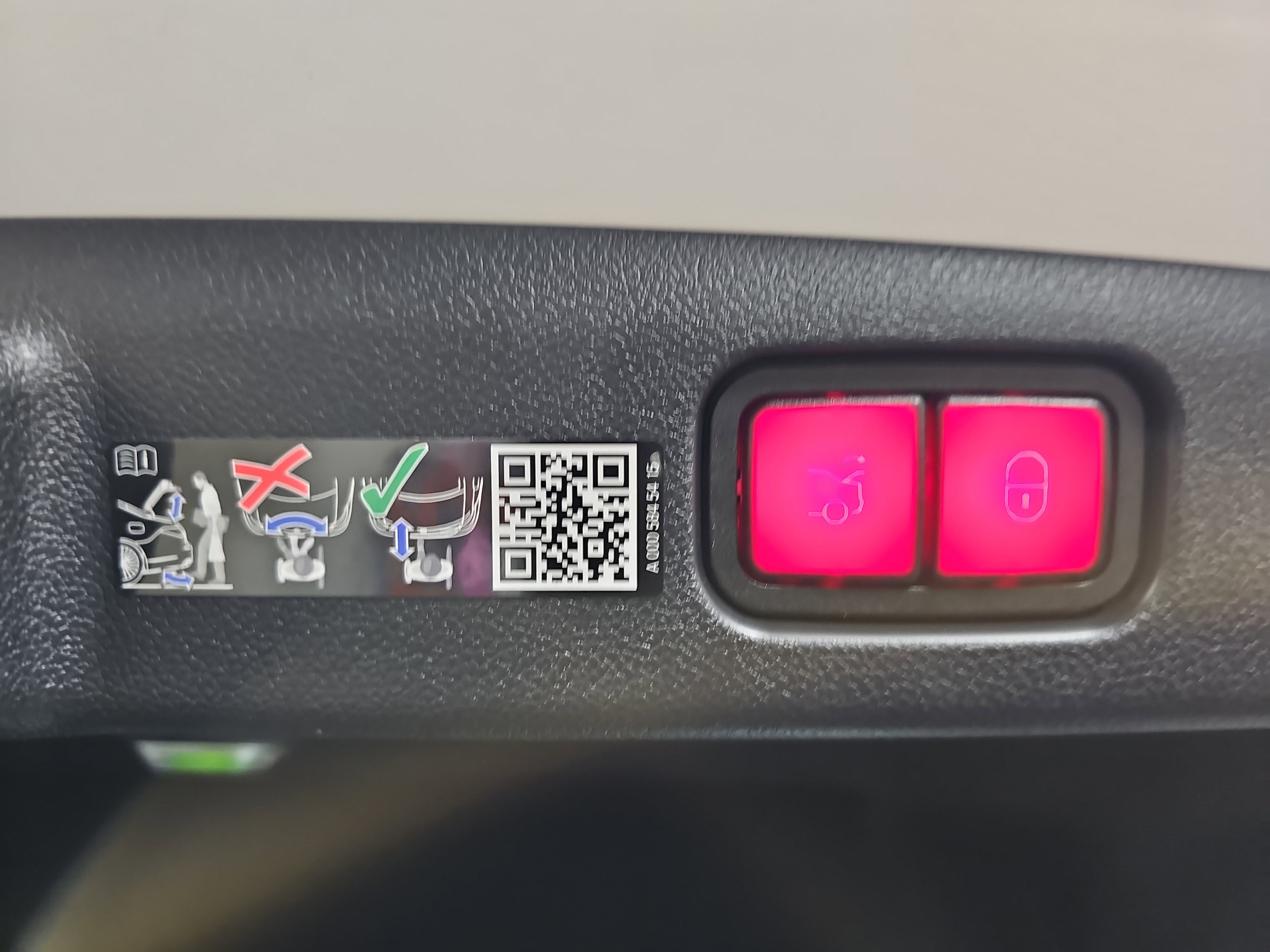 New 2026 Mercedes-Benz E 53 AMG e 4MATIC Sedan image 14