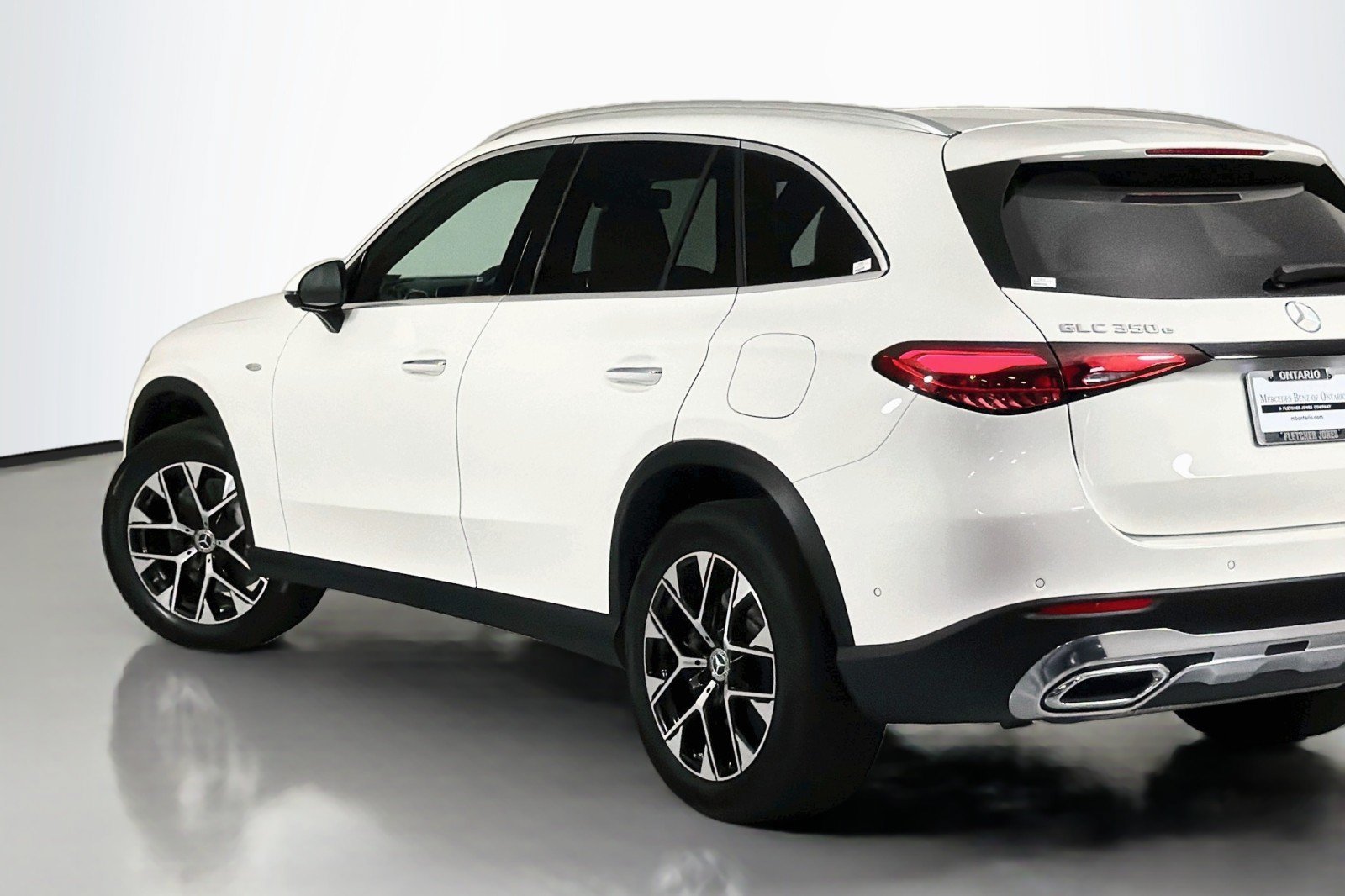 Certified 2025 Mercedes-Benz GLC 350e 4MATIC w/ Driver Assistance Package image 16