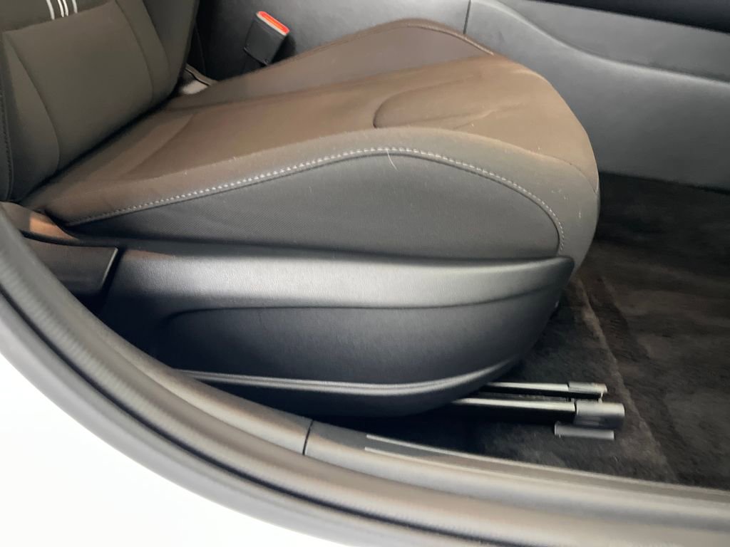 Used 2025 Hyundai Elantra Blue FWD image 55