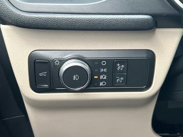 Used 2022 Ford Escape SEL FWD image 32