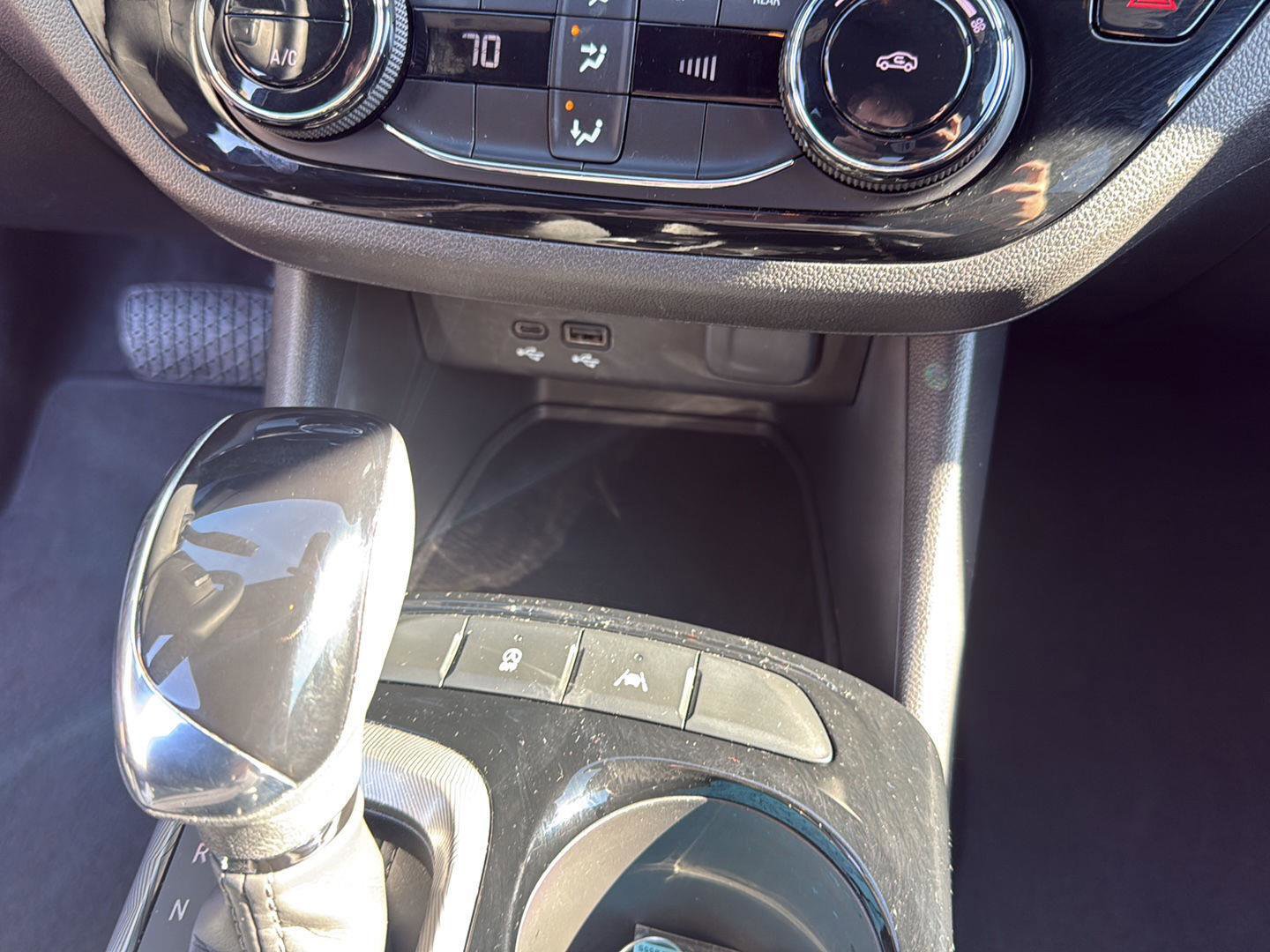 Used 2024 Buick Envista Sport Touring image 6