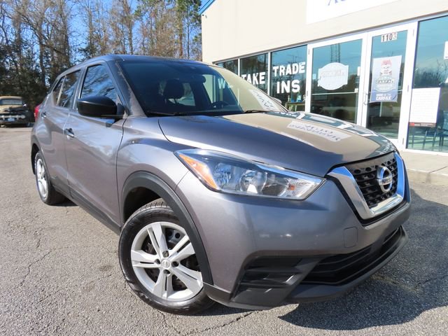Used 2020 Nissan Kicks S FWD image 1