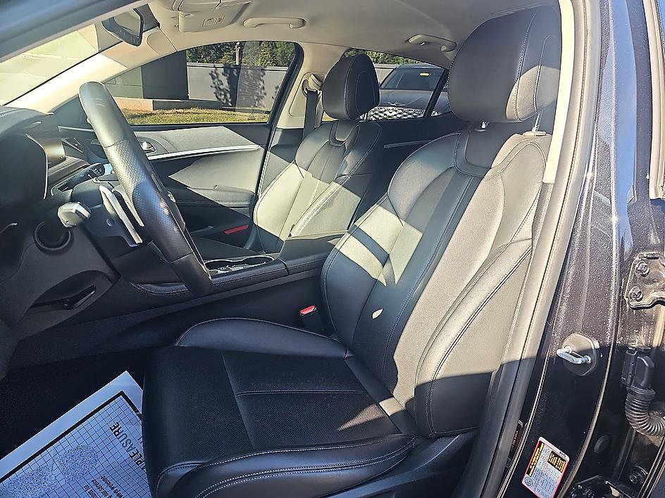 Used 2023 Genesis G70 2.0T RWD image 13