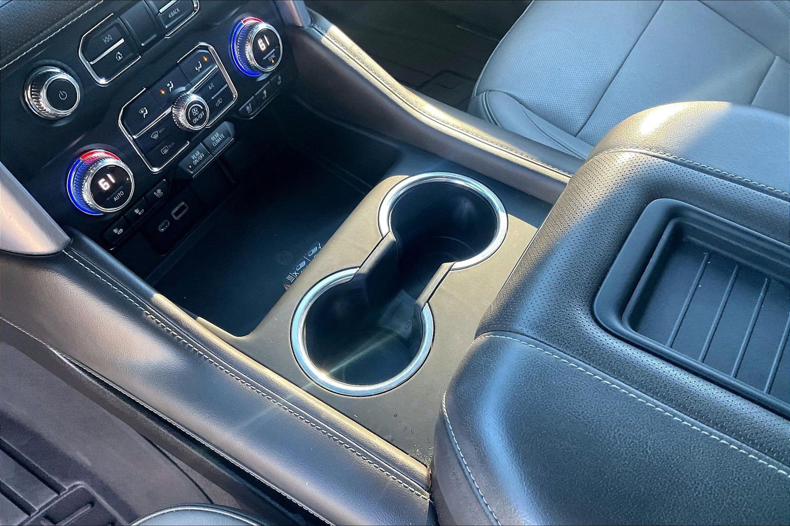 Used 2021 GMC Yukon XL SLT w/ Rear Media and Nav Package image 14