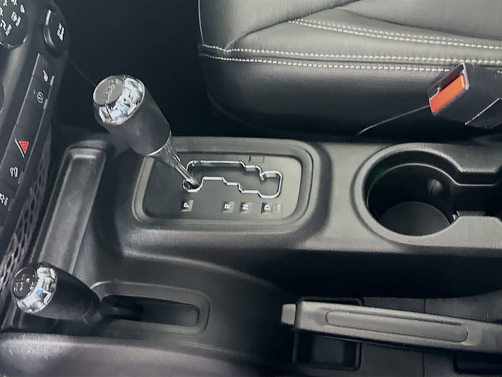 Used 2017 Jeep Wrangler Unlimited Rubicon image 15