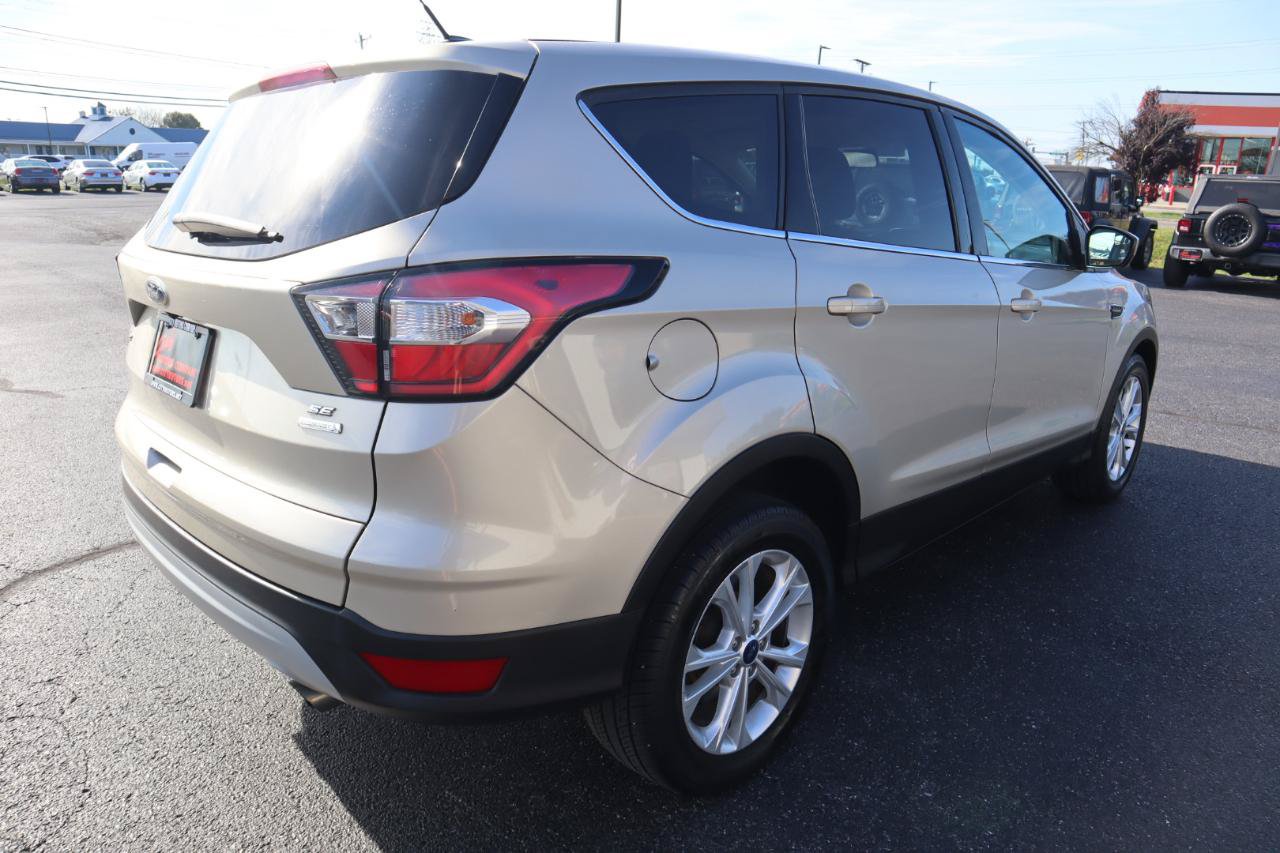 Used 2017 Ford Escape SE FWD image 28