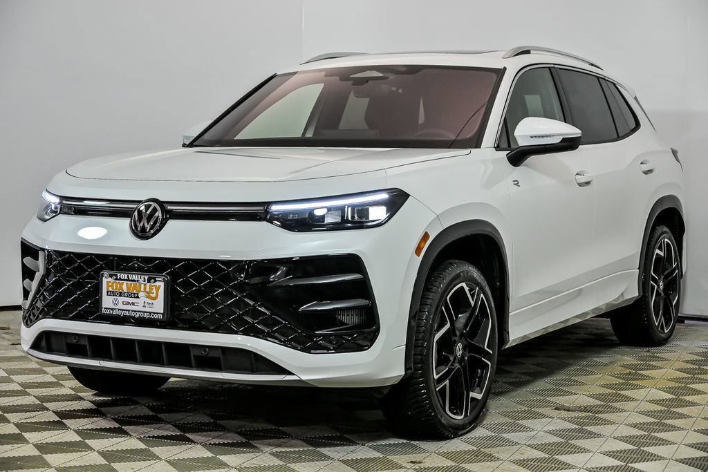 Used 2026 Volkswagen Tiguan SEL R-Line image 4