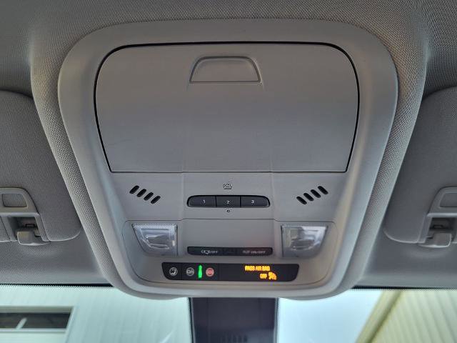 Used 2020 Chevrolet Equinox Premier w/ Premier Redline Edition image 22