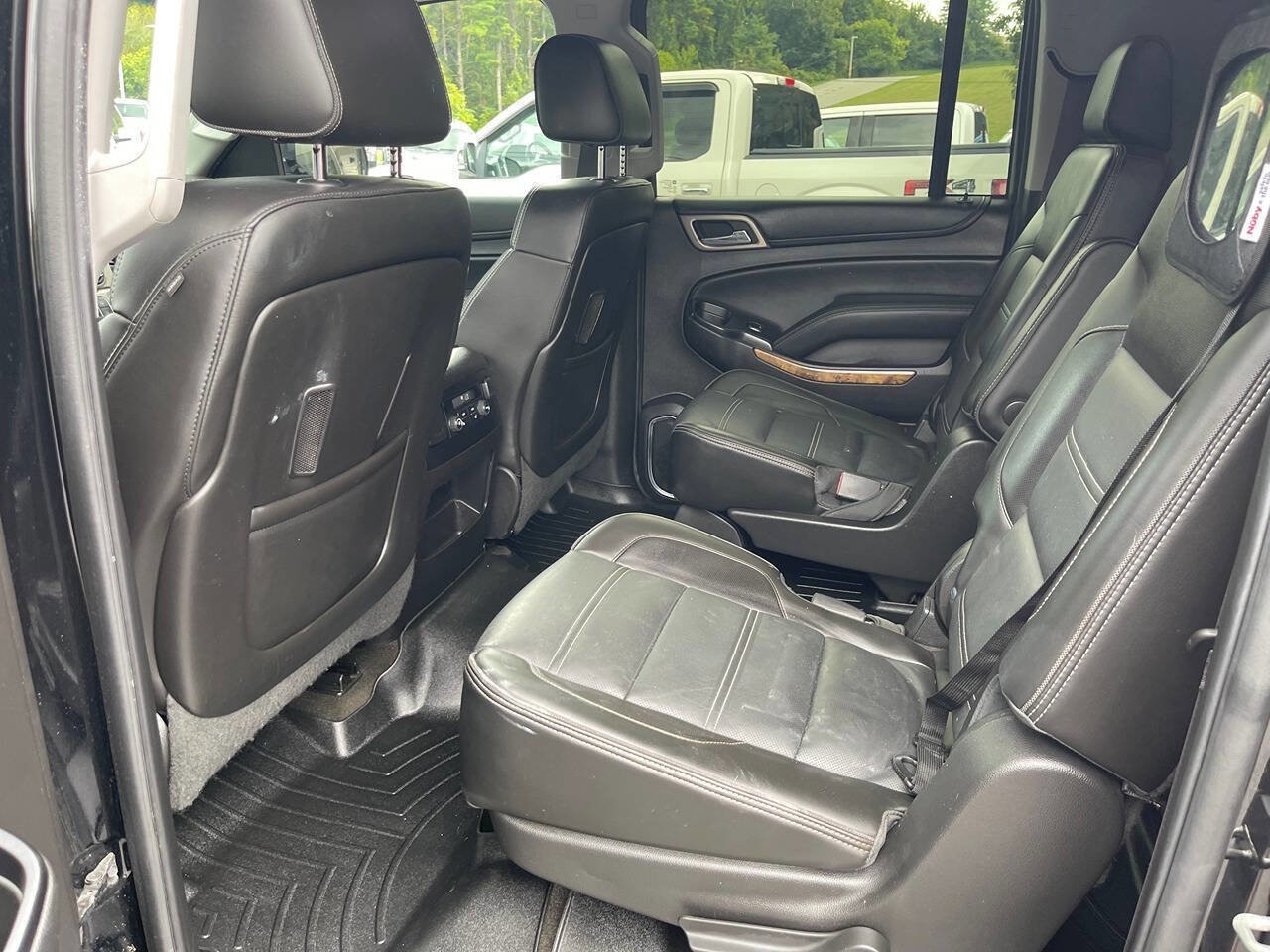 Used 2015 GMC Yukon XL Denali w/ Premium Package image 22