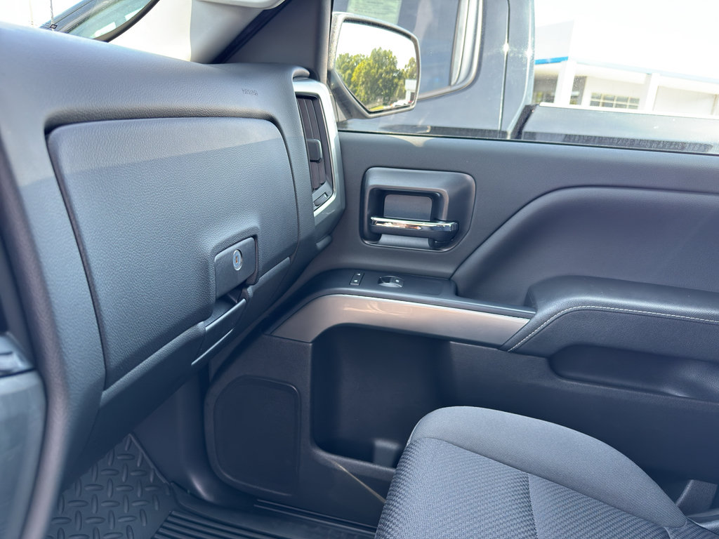 Used 2018 Chevrolet Silverado 1500 LT w/ All Star Edition AWD/4WD image 18