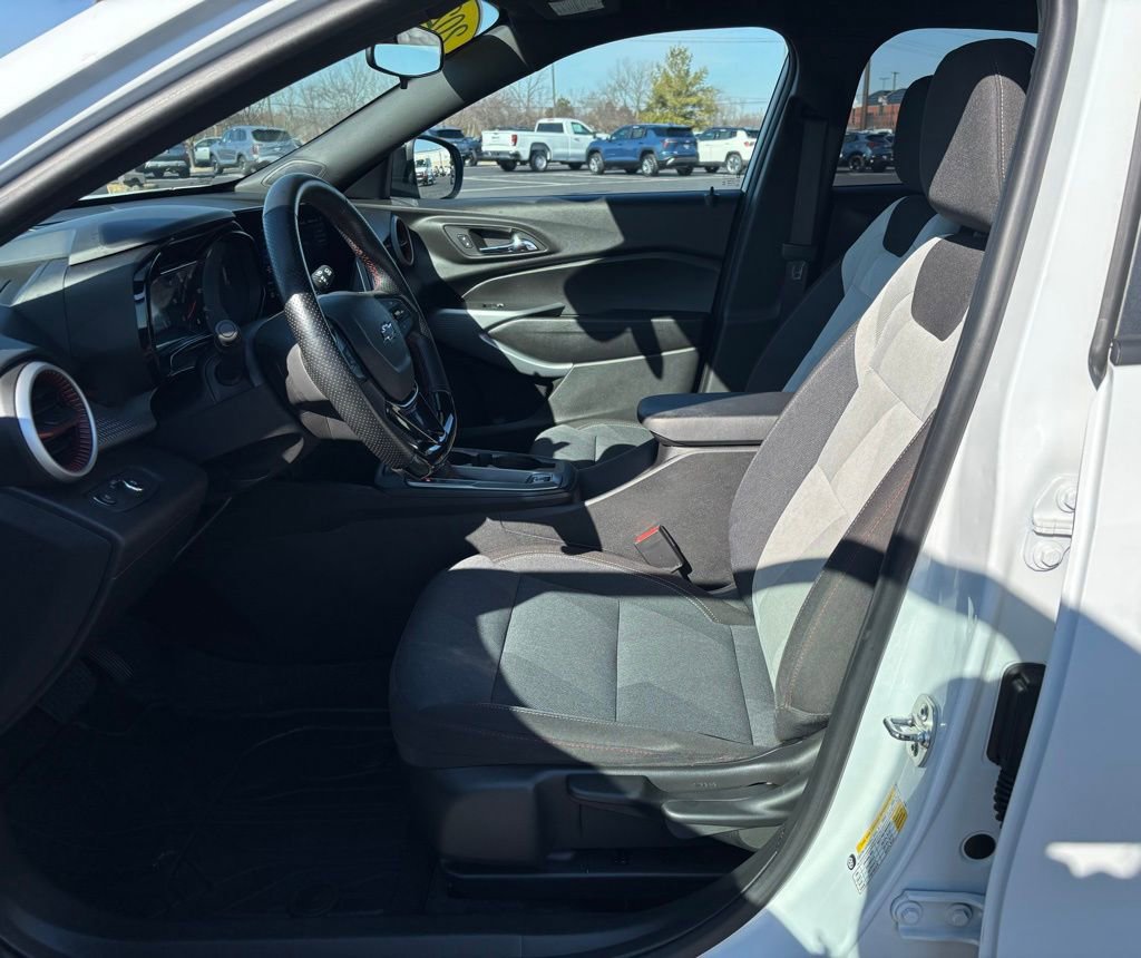 Used 2024 Chevrolet Trax RS w/ Driver Confidence Package image 15