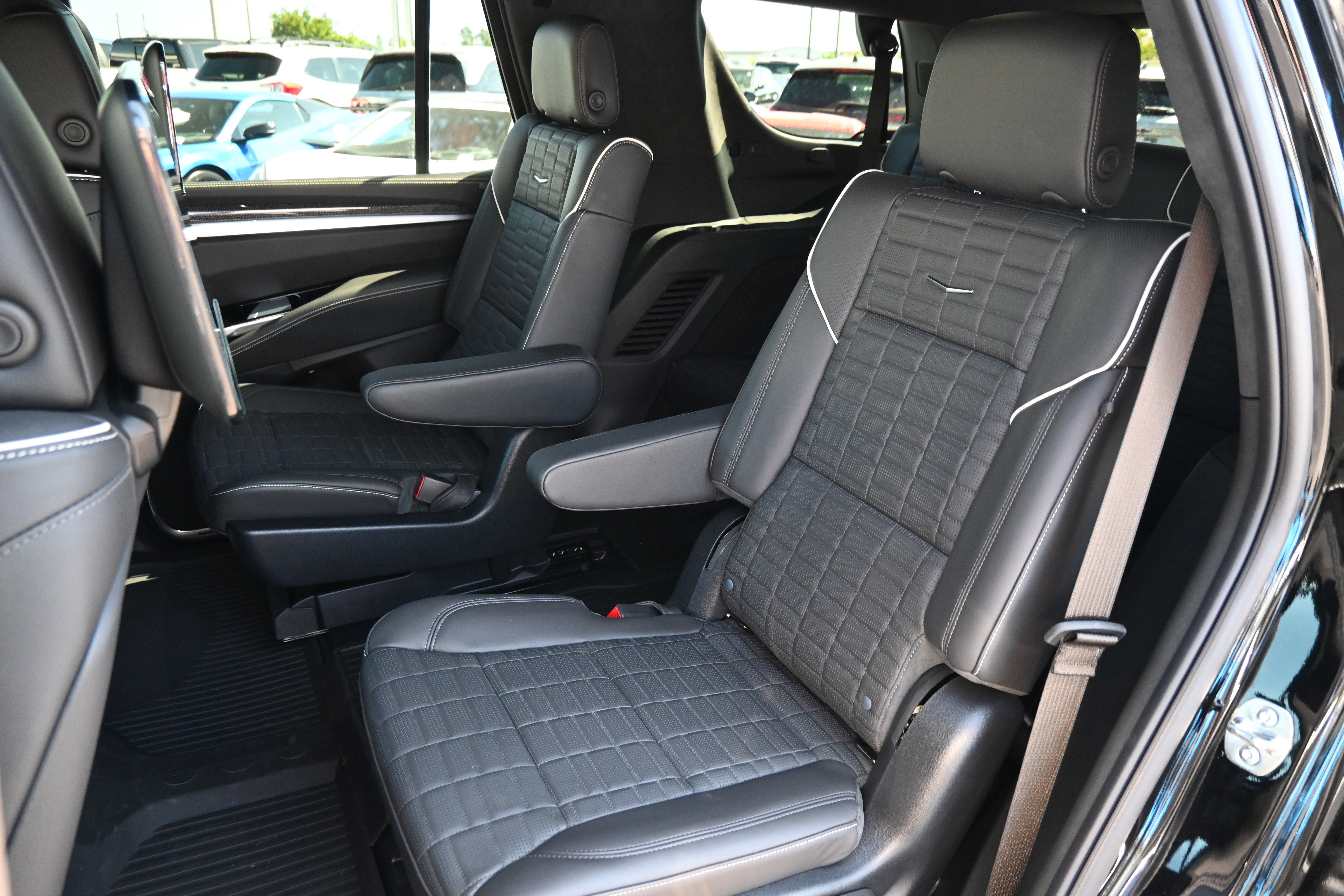 Used 2025 Cadillac Escalade V image 13