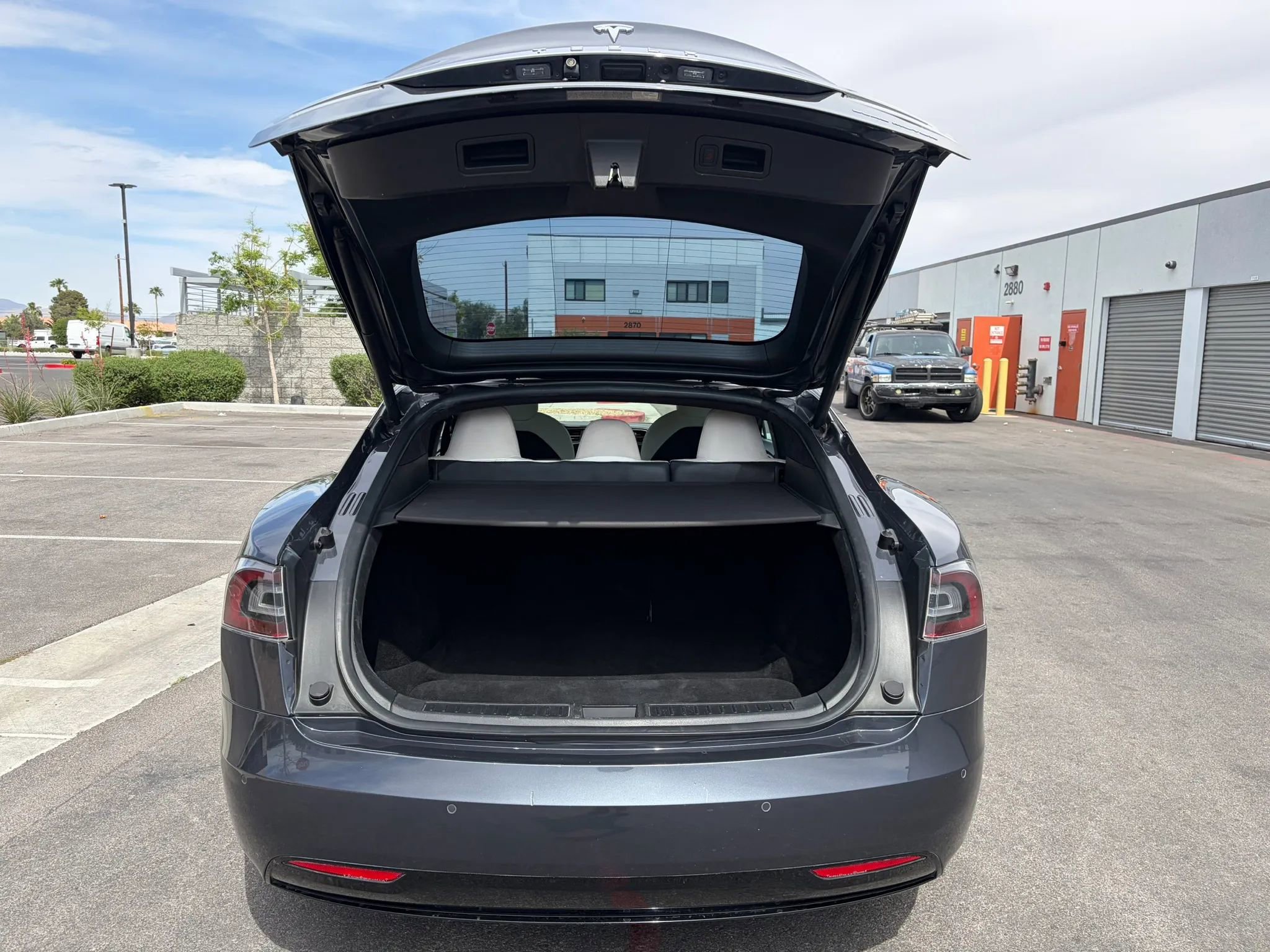 Used 2020 Tesla Model S Long Range Plus image 9