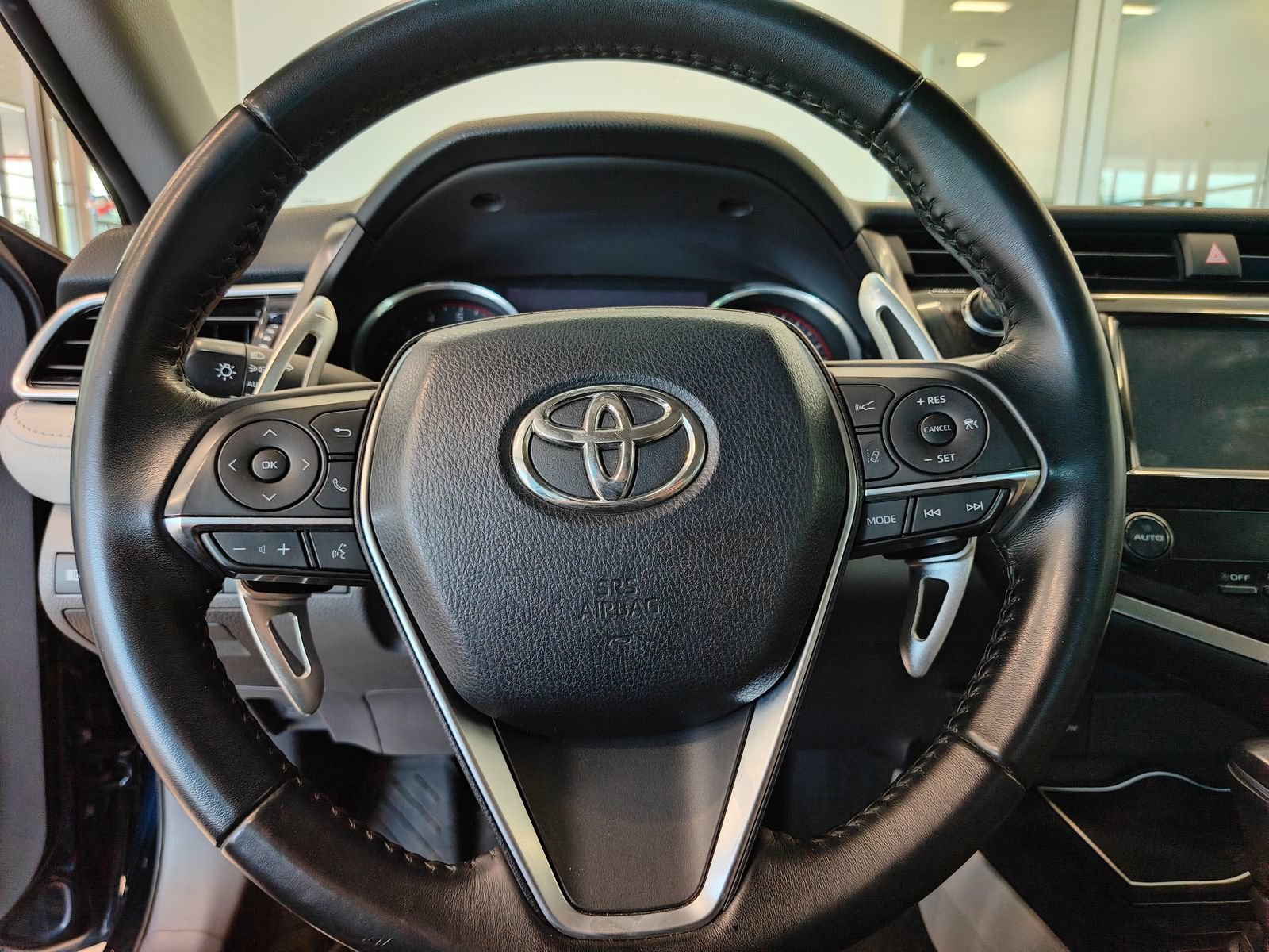 Used 2018 Toyota Camry XSE FWD image 15