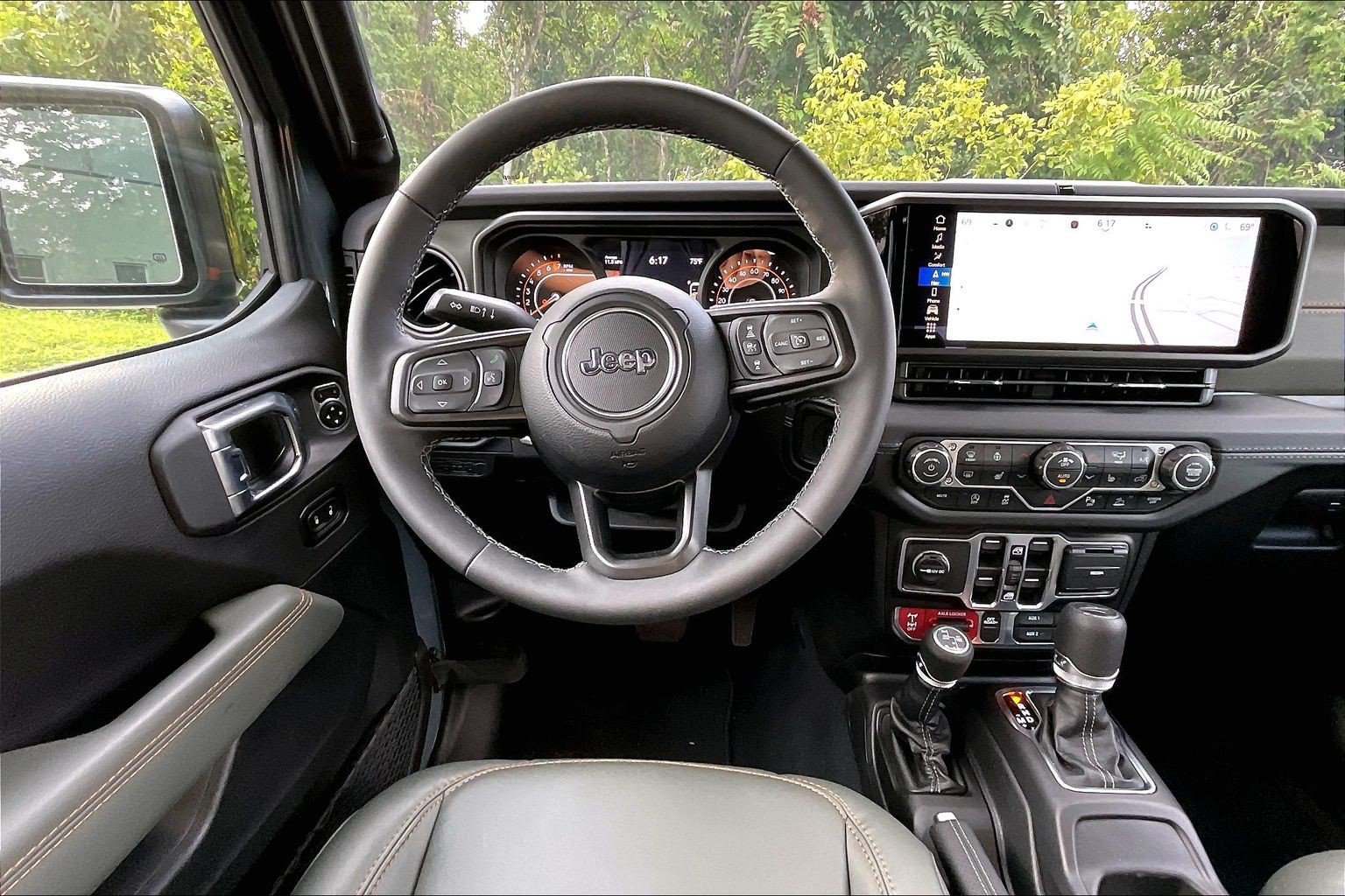 Used 2026 Jeep Gladiator Mojave AWD/4WD image 5