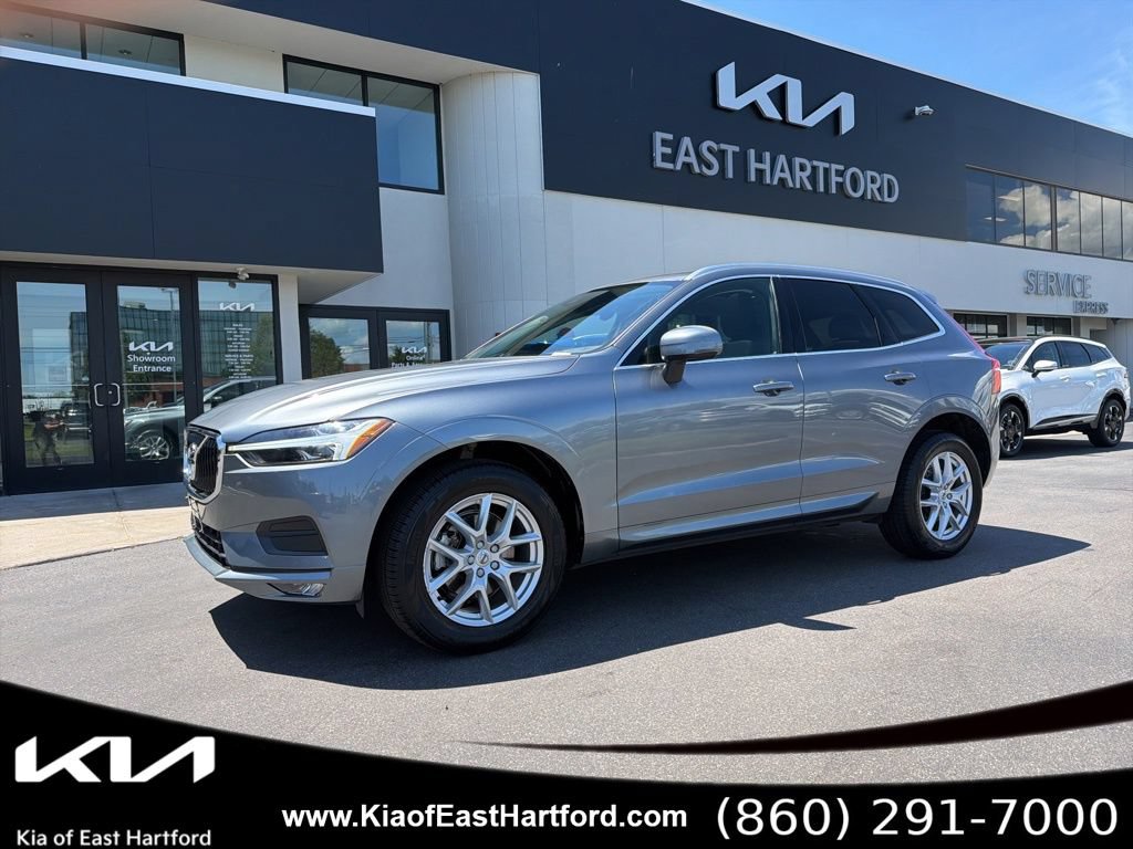 Used 2021 Volvo XC60 T5 Momentum AWD/4WD image 1