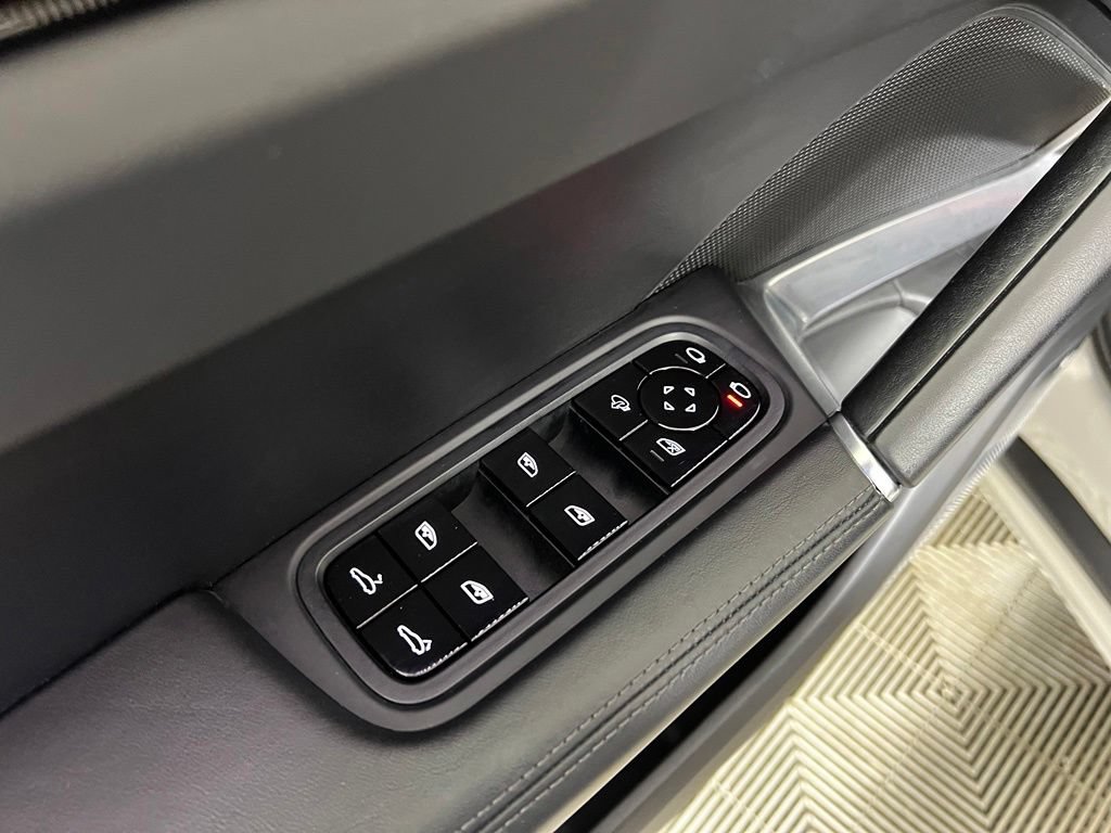 Used 2021 Porsche Cayenne Turbo AWD/4WD image 22