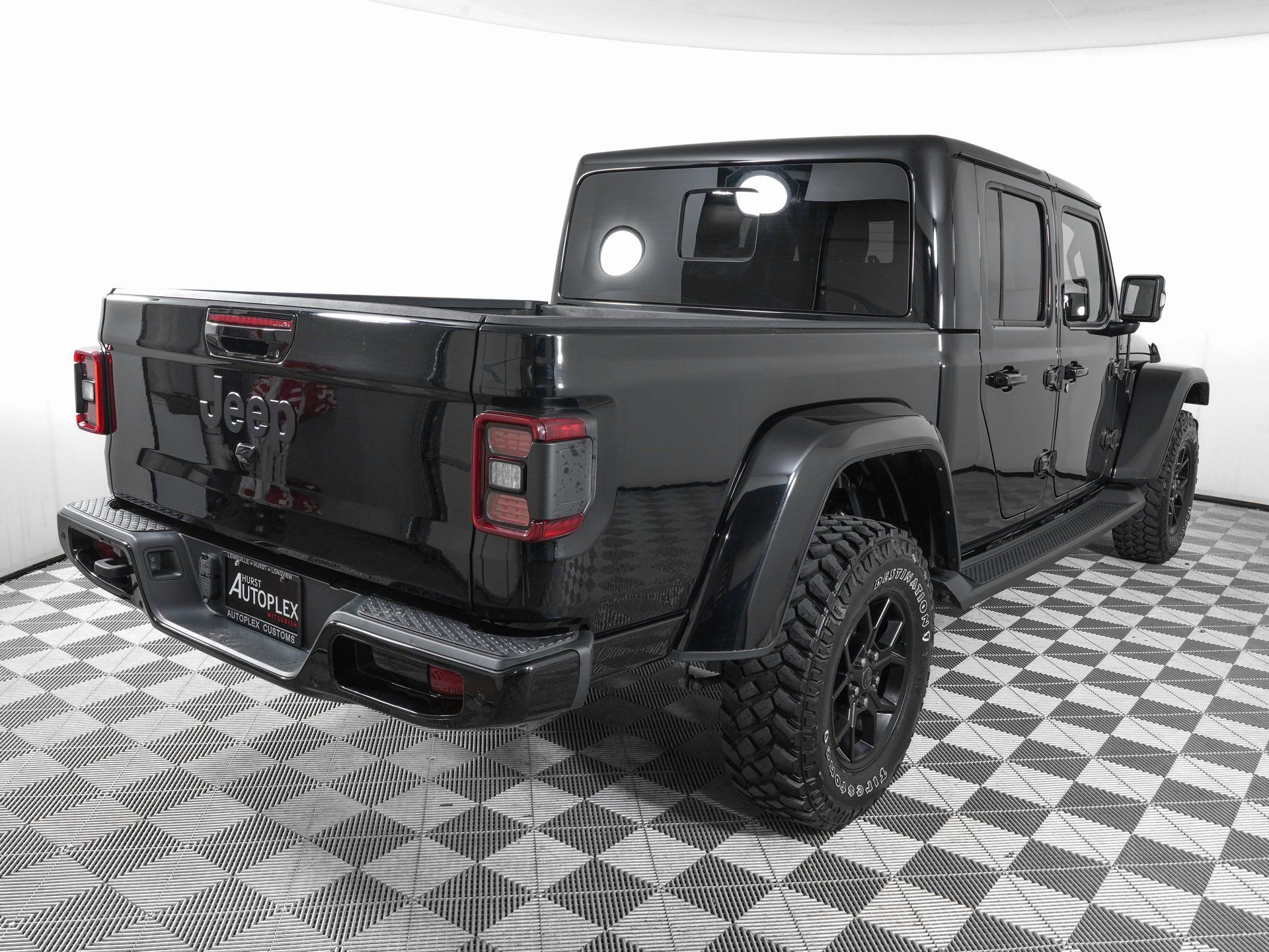 Used 2023 Jeep Gladiator Overland image 5