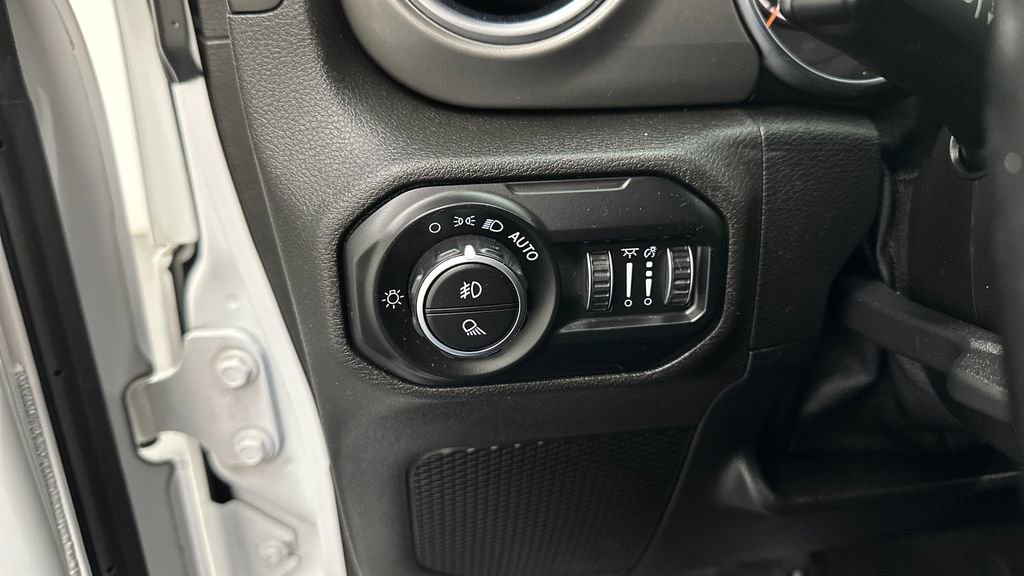 Used 2021 Jeep Gladiator Overland image 30