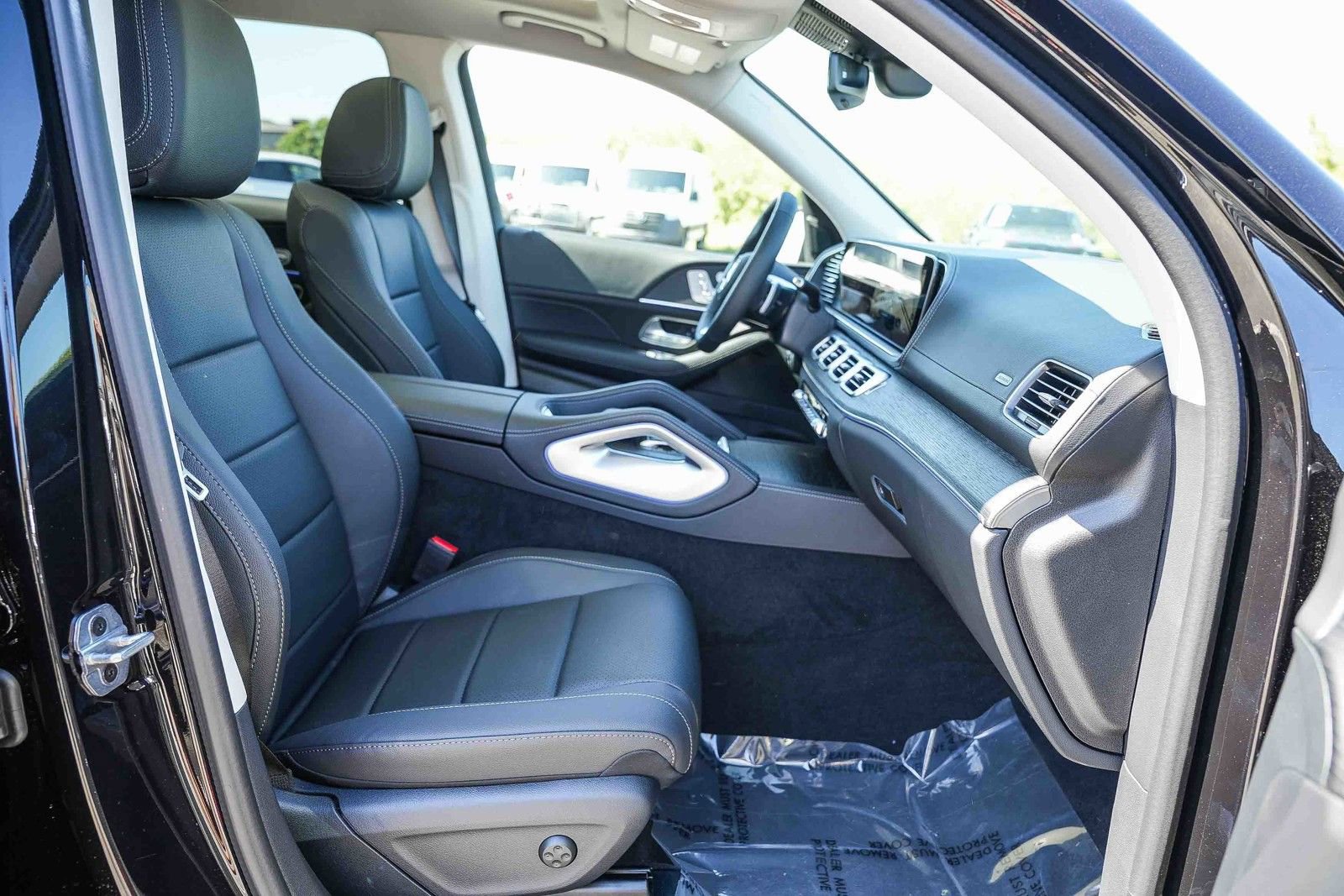 New 2026 Mercedes-Benz GLS 450 4MATIC image 16