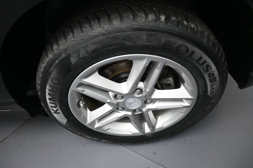 Used 2019 Hyundai Kona SE AWD/4WD image 15