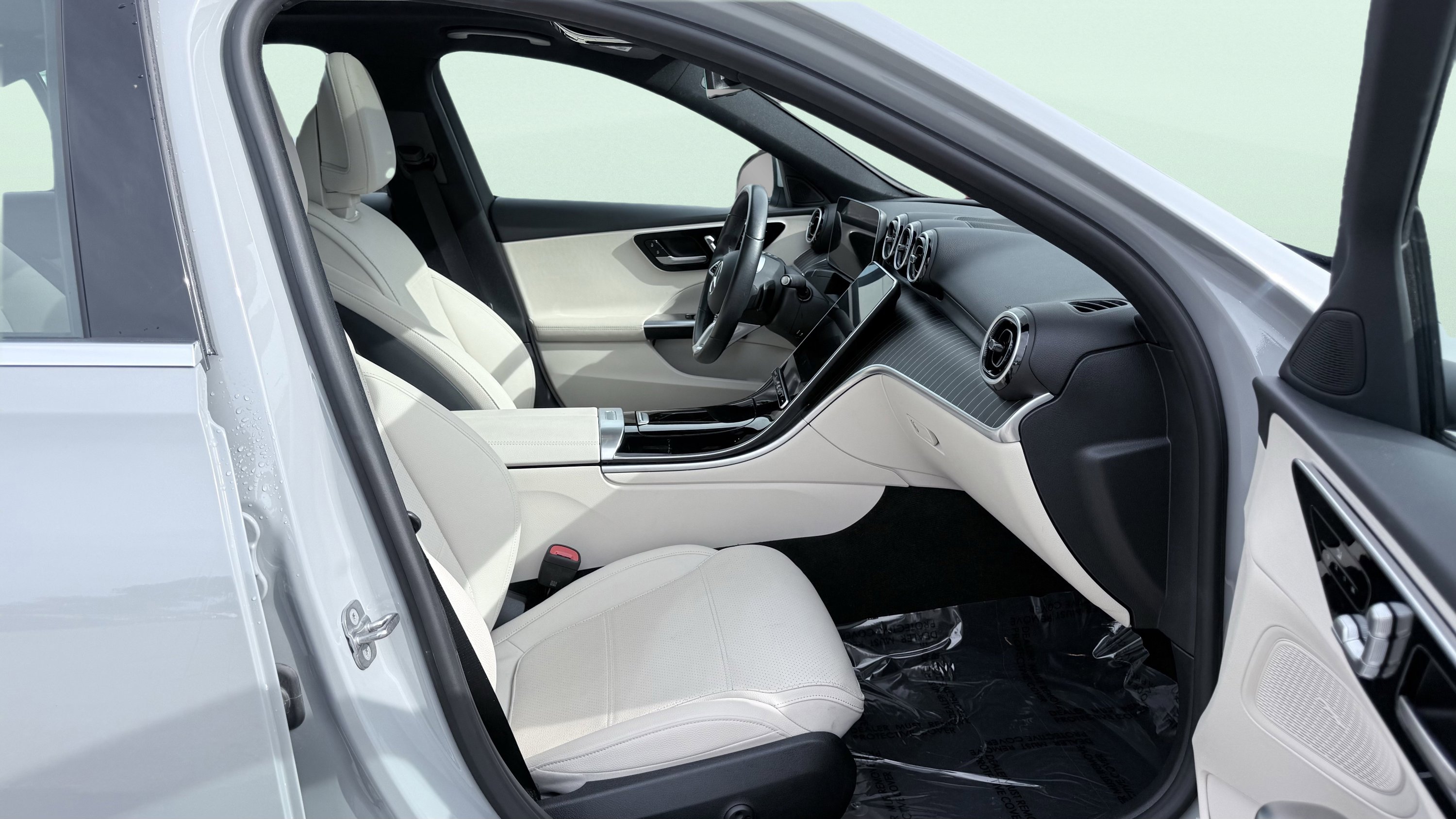 Used 2025 Mercedes-Benz C 300 Sedan image 44