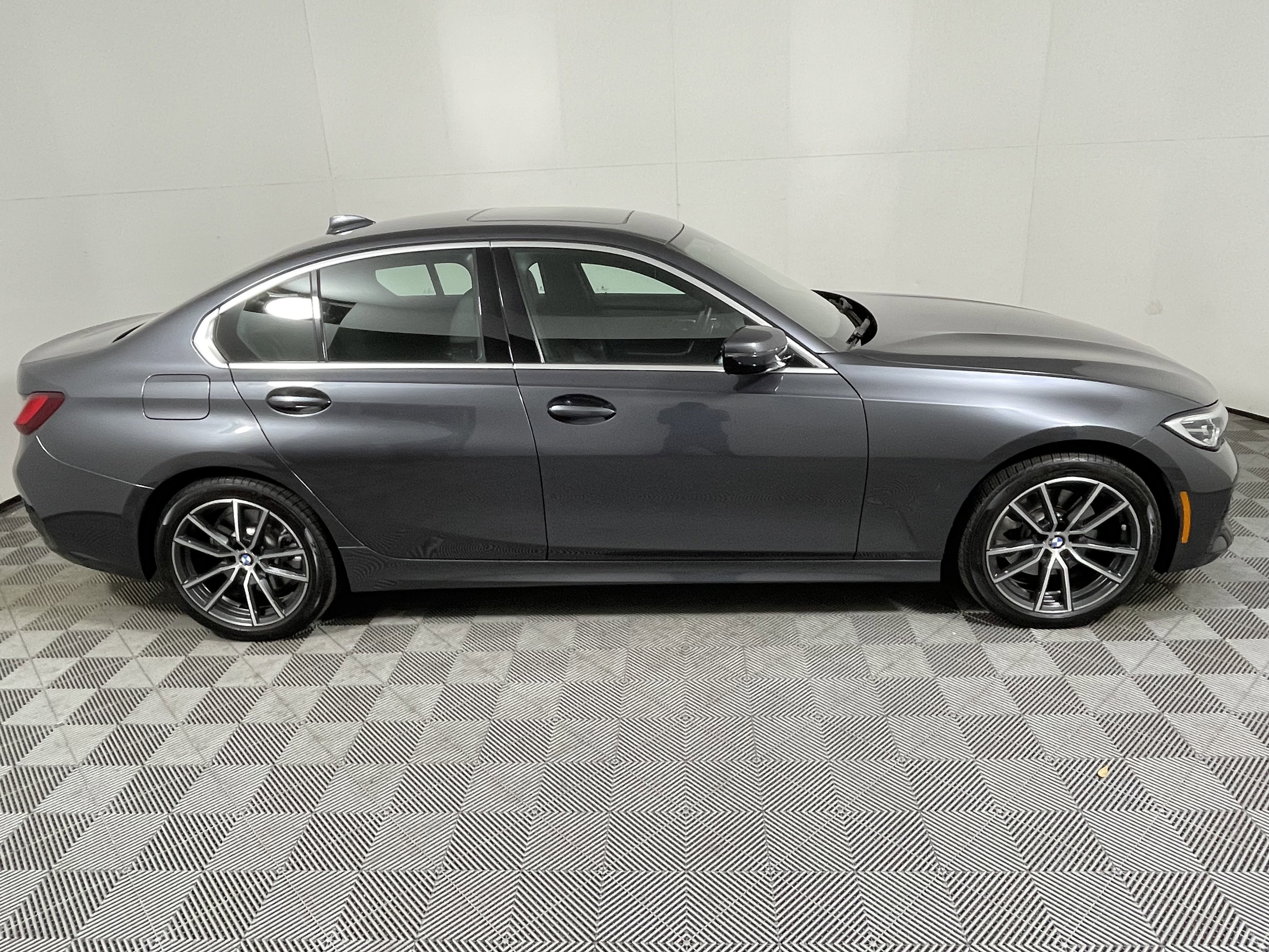 Used 2022 BMW 330i xDrive Sedan w/ Driving Assistance Package image 6