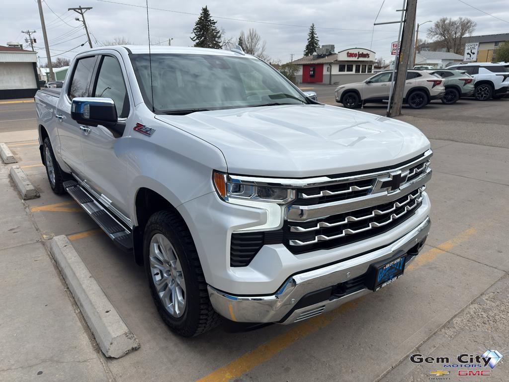 Used 2025 Chevrolet Silverado 1500 LTZ w/ Z71 Off-Road Package AWD/4WD image 4