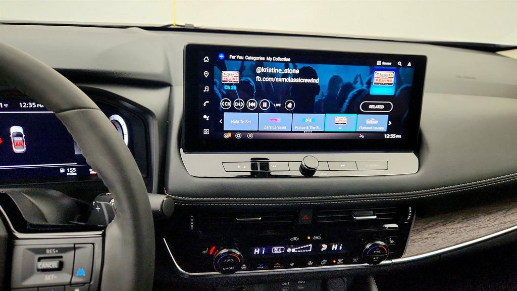 Used 2025 Nissan Rogue Platinum w/ Platinum Premium Package image 17