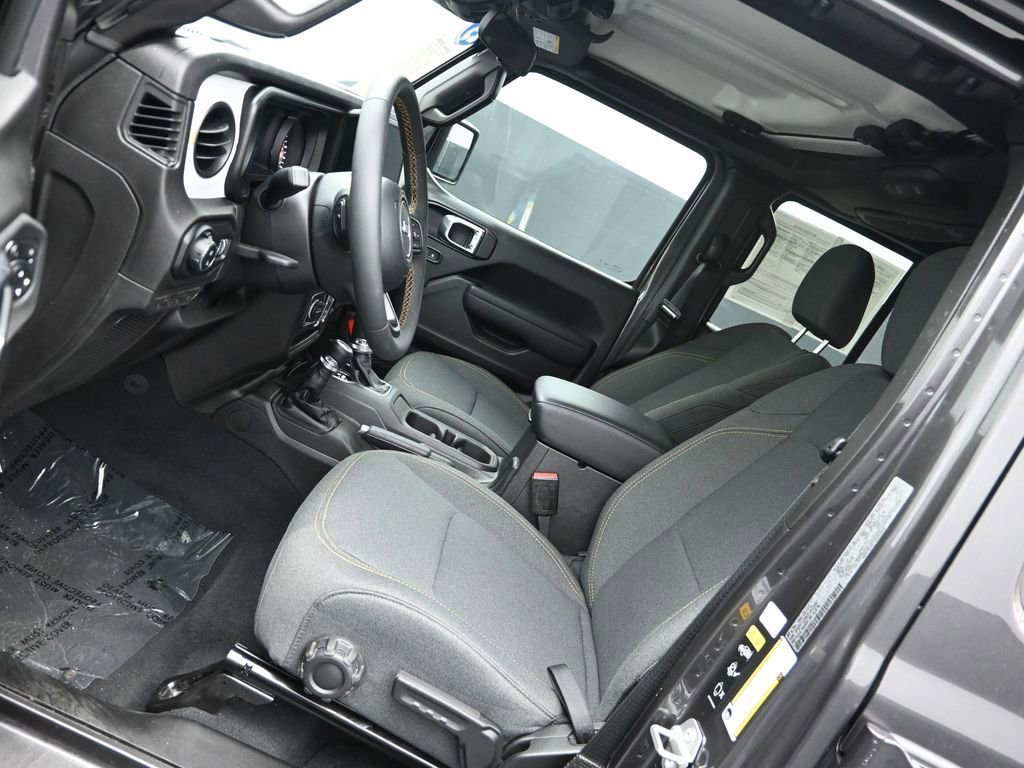 Used 2025 Jeep Gladiator Sport AWD/4WD image 10