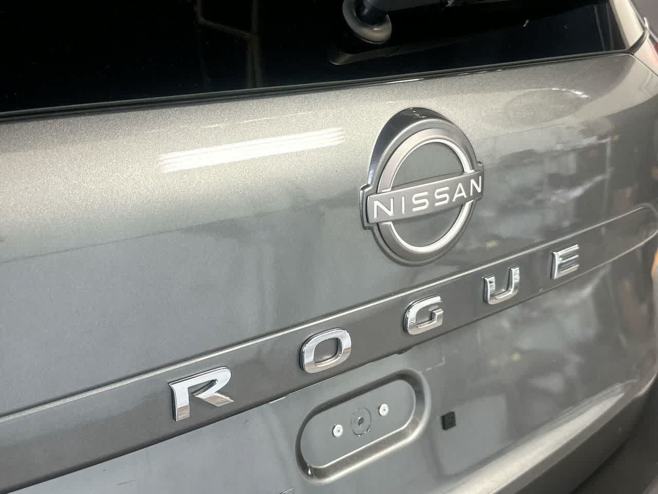 Used 2023 Nissan Rogue S FWD image 10