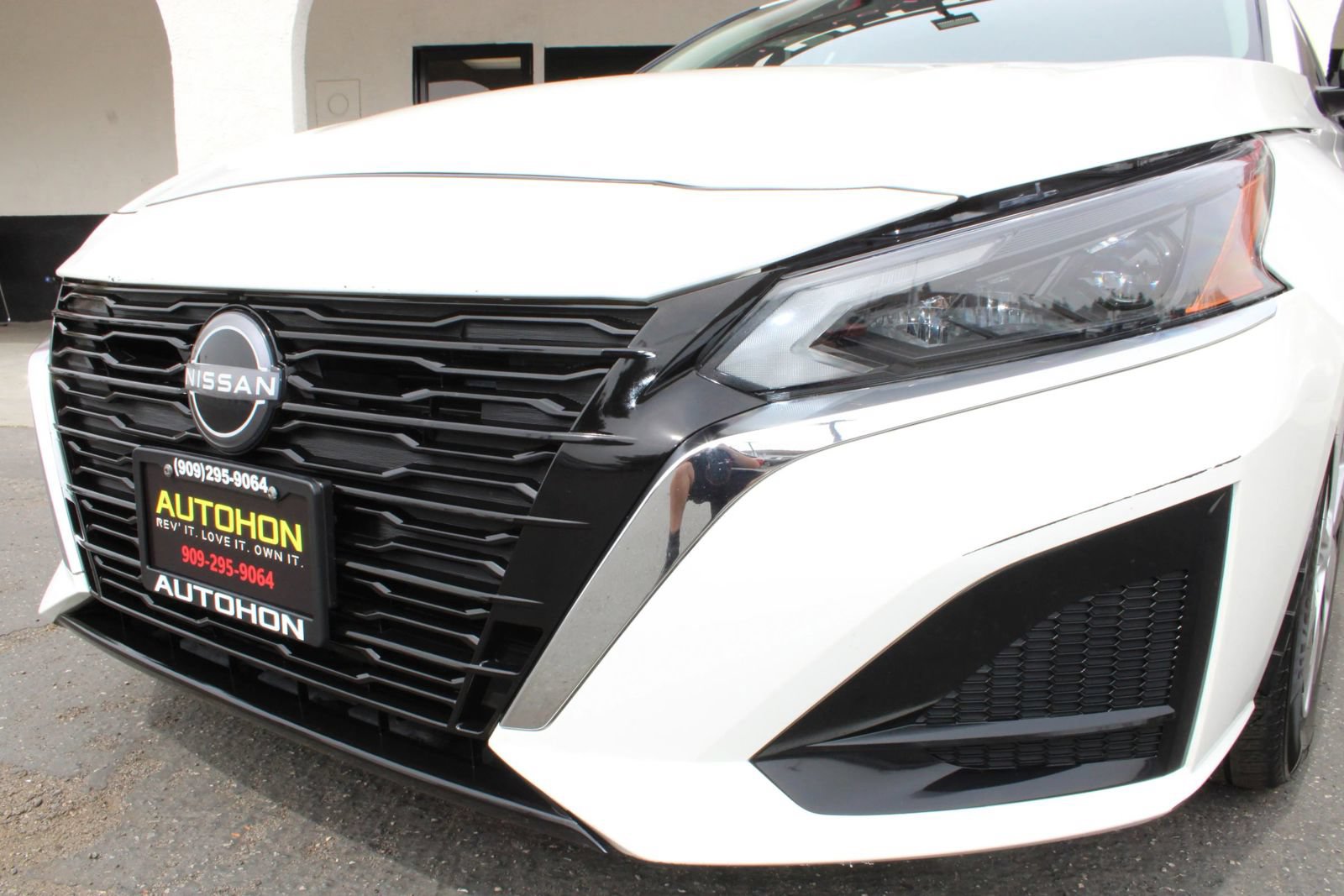 Used 2024 Nissan Altima 2.5 S FWD image 3