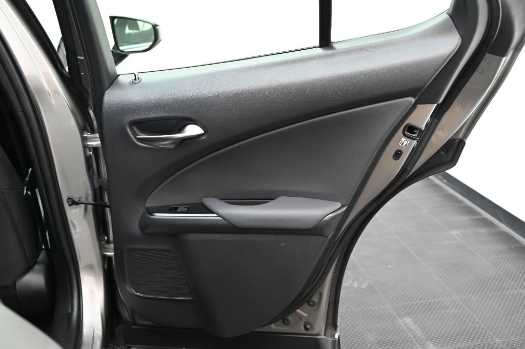 Used 2021 Lexus UX 200 w/ Accessory Package (Z2) FWD image 36