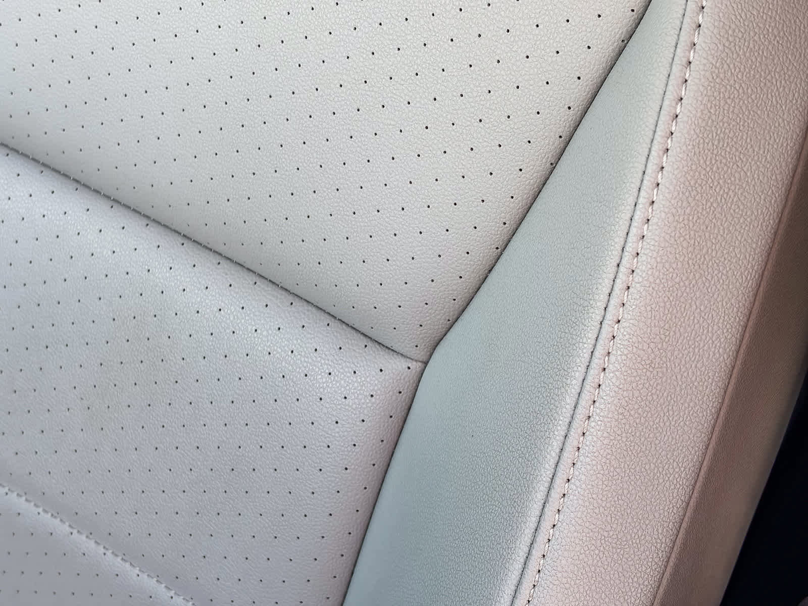 Used 2021 Volkswagen Tiguan SE R-Line image 48