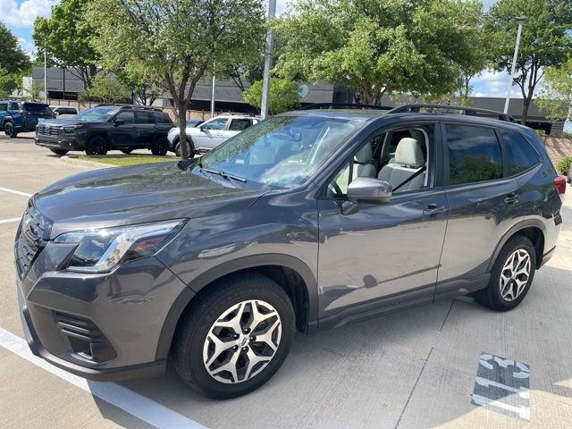 Used 2023 Subaru Forester Premium image 6