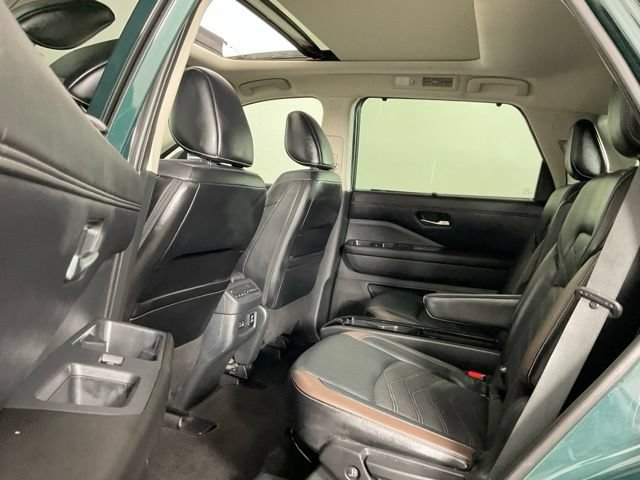 Used 2023 Nissan Pathfinder Platinum AWD/4WD image 12