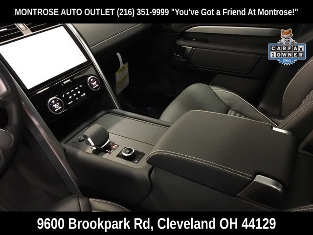 Used 2024 Land Rover Discovery Dynamic SE AWD/4WD image 16
