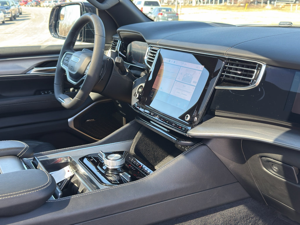 Used 2024 Jeep Wagoneer Series II w/ Convenience Group I image 32