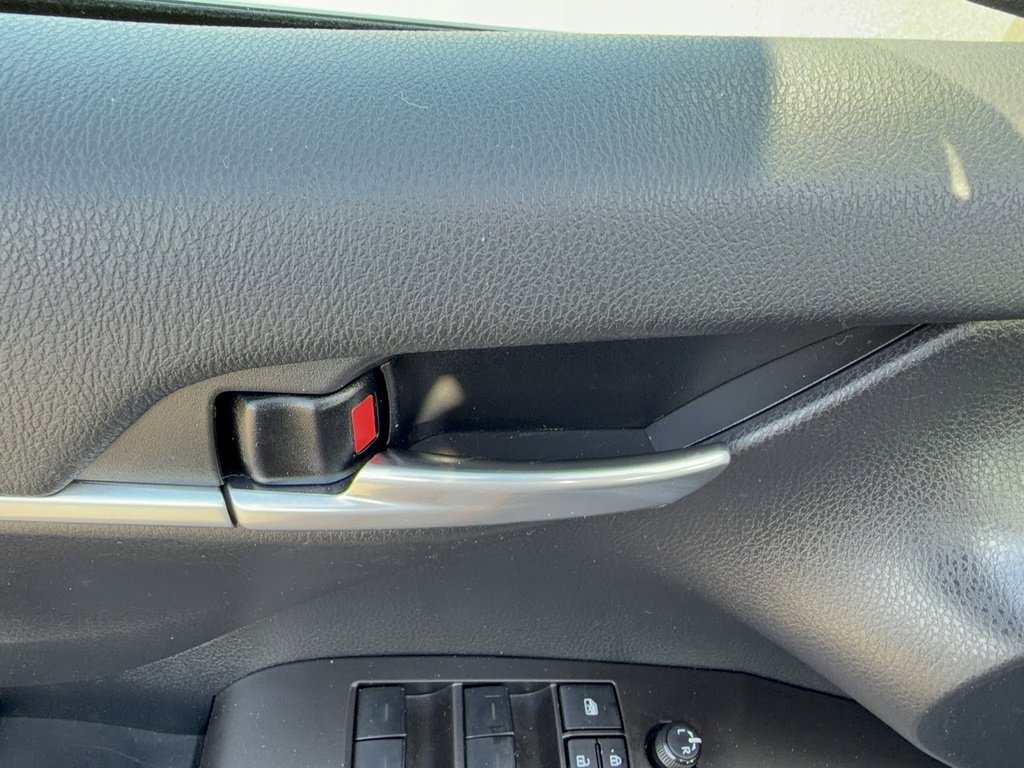 Used 2023 Toyota Camry SE image 9