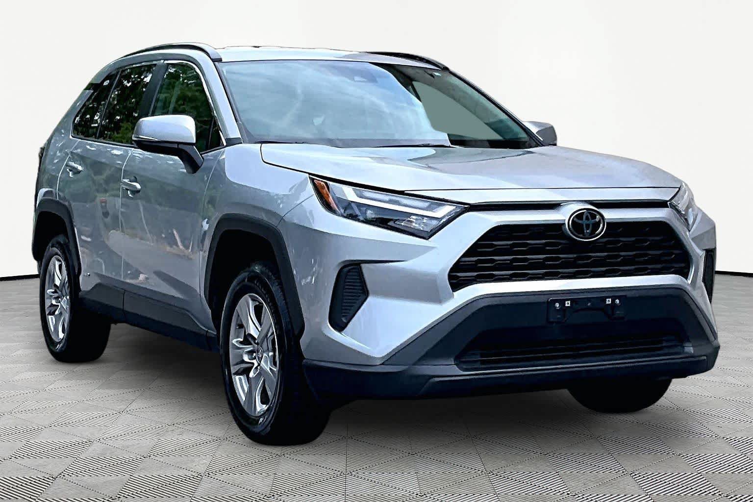 Certified 2025 Toyota RAV4 LE AWD/4WD image 3