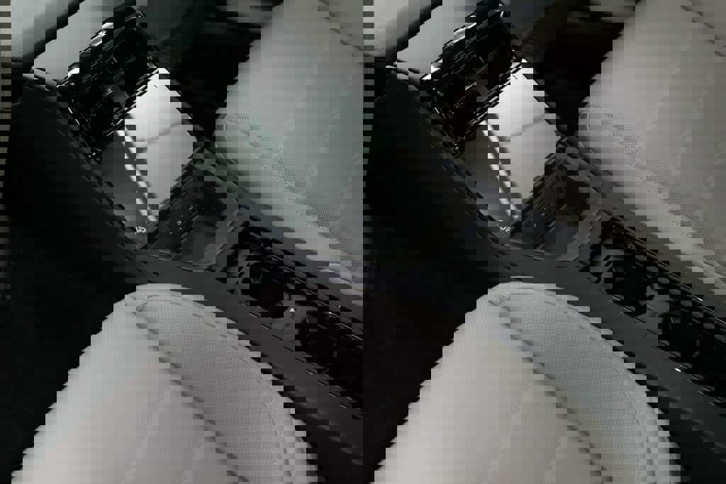 New 2025 Porsche Panamera 4 image 31