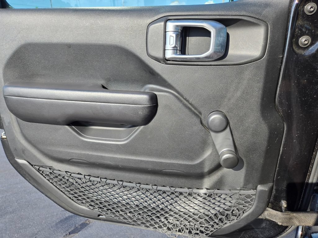 Used 2019 Jeep Wrangler Sport AWD/4WD image 32